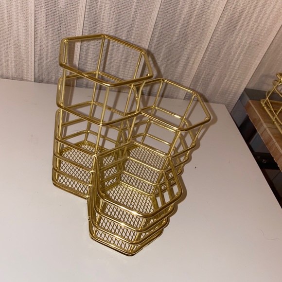 Office desk organizer !! - Picture 6 of 13